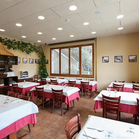 Guest house Les Roquetes 2*